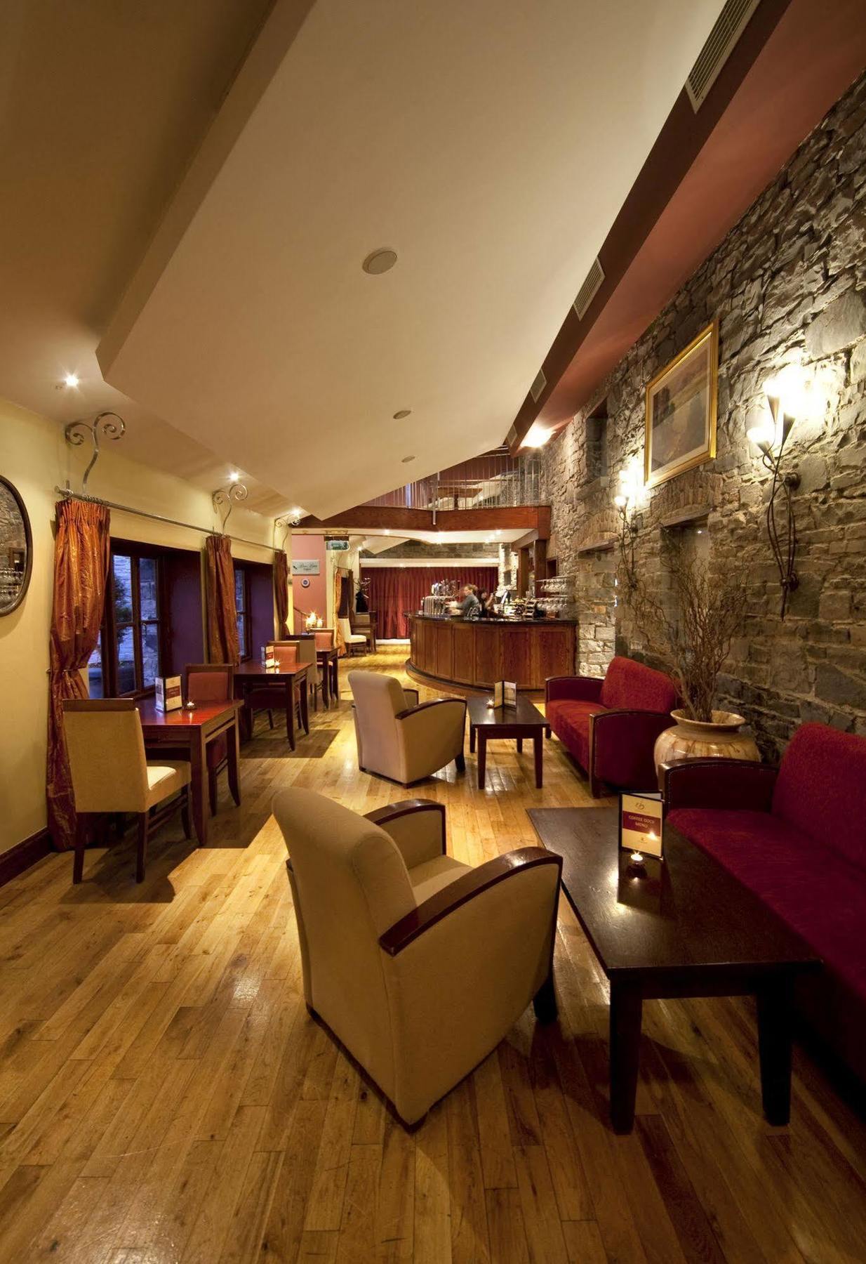 Court Yard Hotel Leixlip Esterno foto